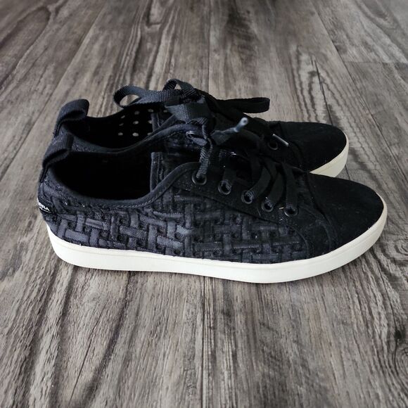 Koolaburra by UGG Kellen Low Lace Sneaker, Women's Size 8 - Picture 2 of 9